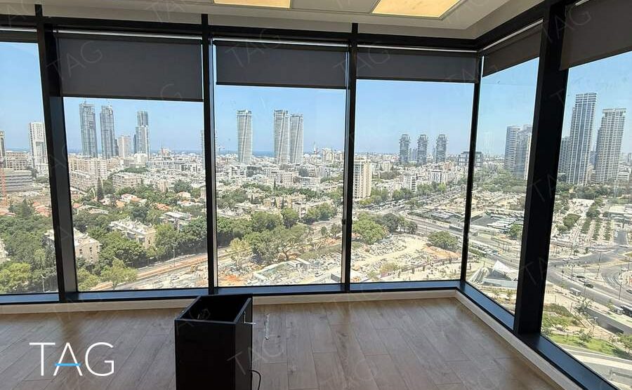 משרד להשכרה 130 מ״ר במגדל רסיטל, חדר ישיבות