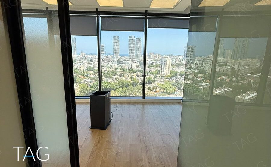 משרד להשכרה 130 מ״ר במגדל רסיטל, סביבת עבודה